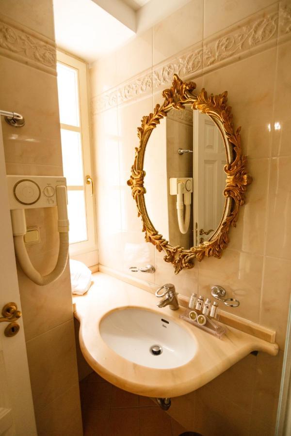 Palaiologos Luxury City Hotel Patras Exterior photo